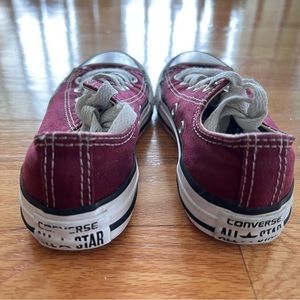 Converse kids maroon sneaker chuck taylor size 11